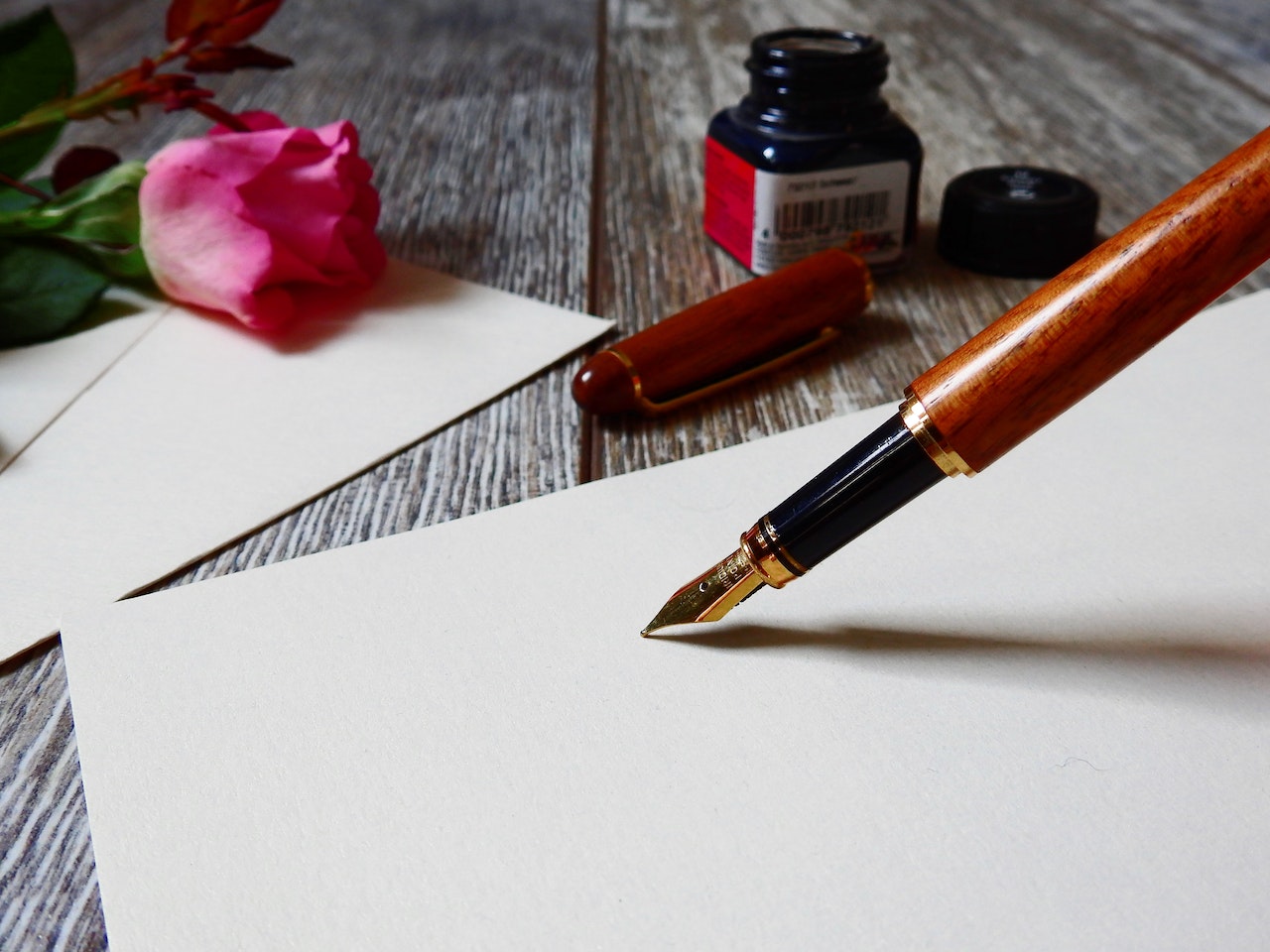 11 Best Fonts for Photography Websites, Professional Looking!