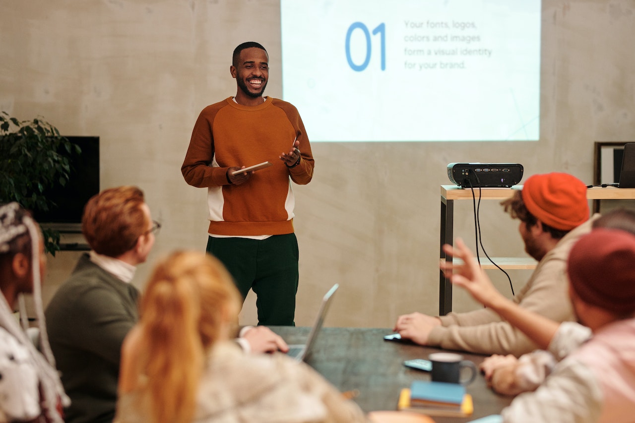 Best Font for PowerPoint Presentation in 2023: 15 Essential Fonts