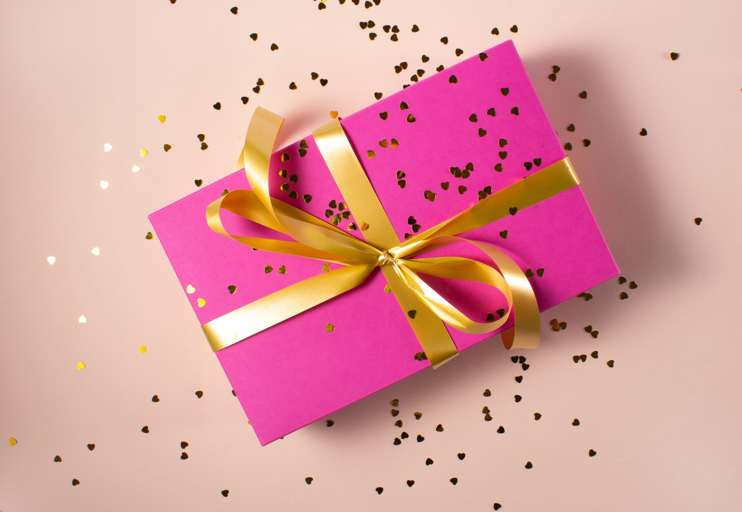 Ribbons to tie the box